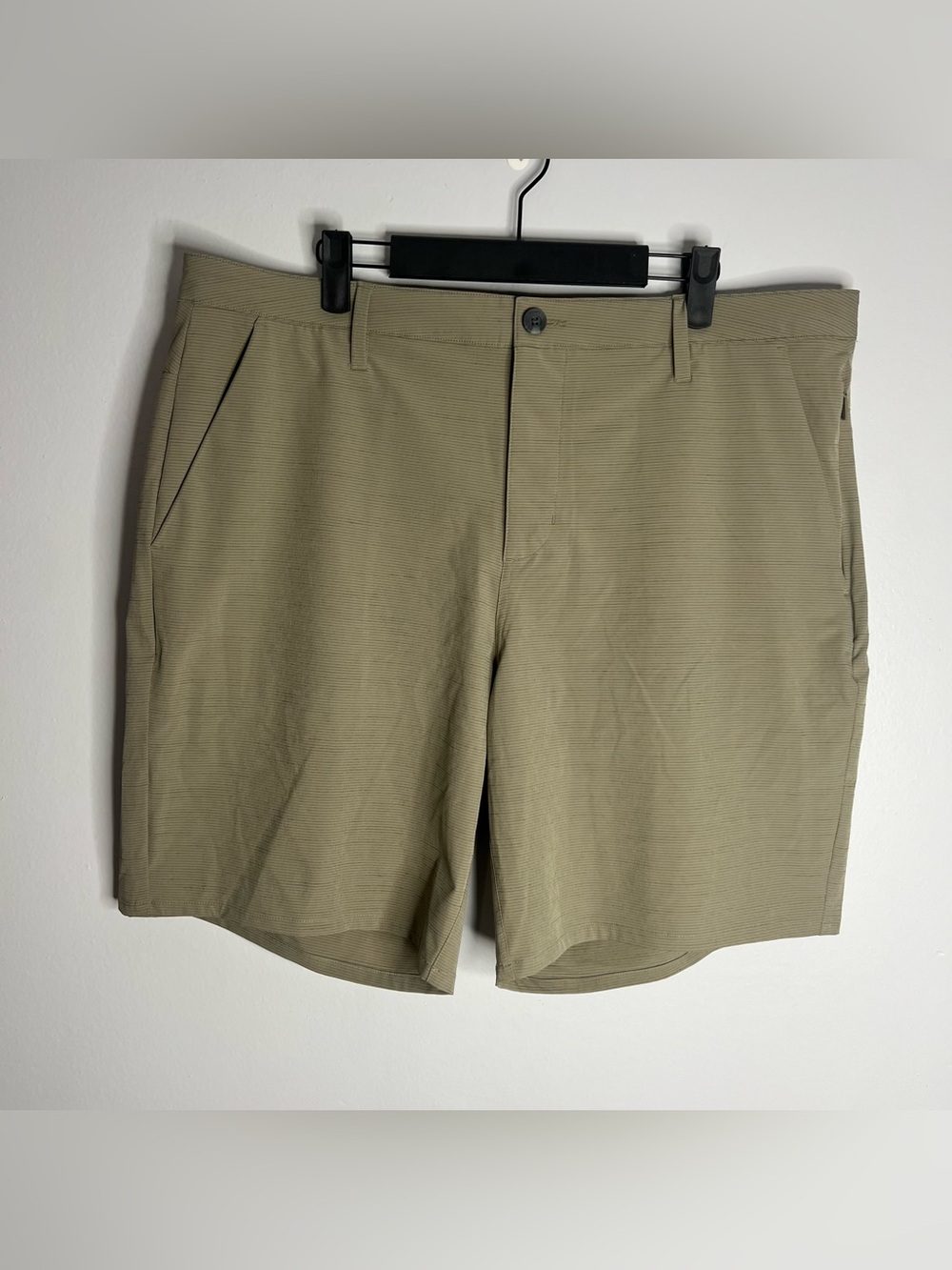Vuori Aim Shorts Mens 36 Gravel Slub Stripe Golf V3130 NWOT